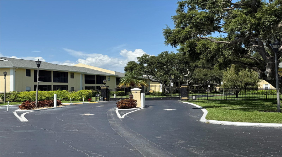 St Petersburg, Florida 33712, 1 Bedroom Bedrooms, ,1 Bathroombathrooms,Residential,For Sale,58Th,0,Mfrtb8538646
