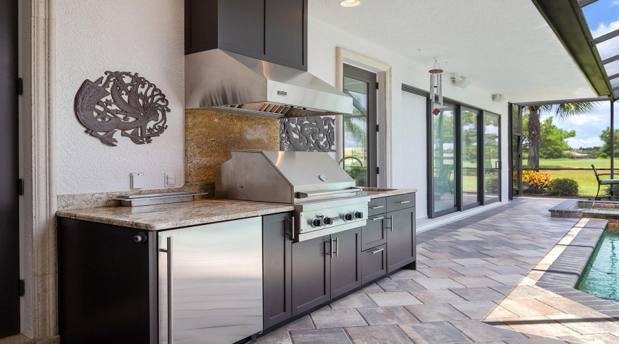 Bradenton, Florida 34202, 3 Bedroom Bedrooms, ,3 Bathroombathrooms,Residential,For Sale,Leopard Creek,0,Mfra4701686