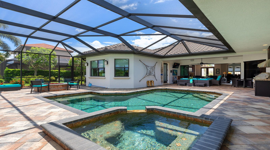 Bradenton, Florida 34202, 3 Bedroom Bedrooms, ,3 Bathroombathrooms,Residential,For Sale,Leopard Creek,0,Mfra4701686