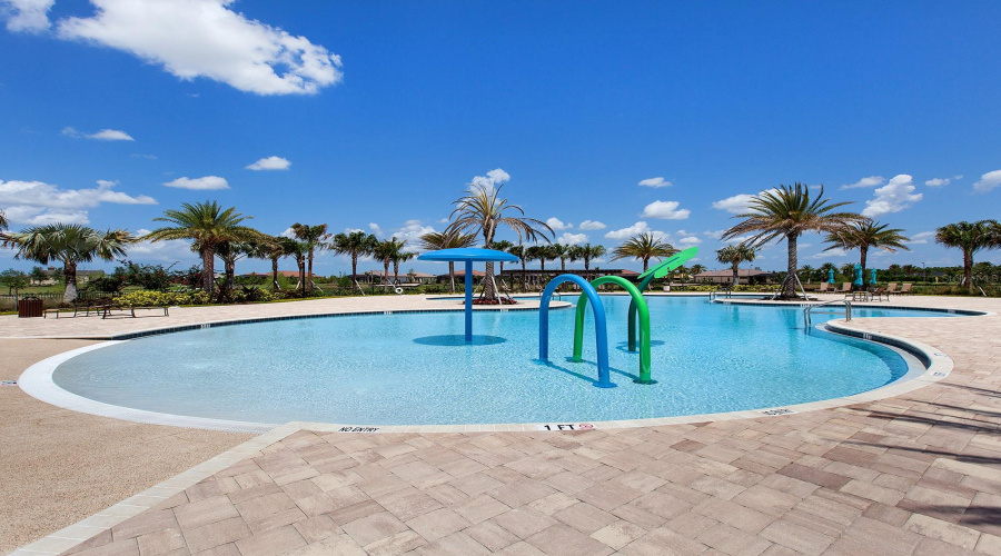Bradenton, Florida 34202, 3 Bedroom Bedrooms, ,3 Bathroombathrooms,Residential,For Sale,Leopard Creek,0,Mfra4701686