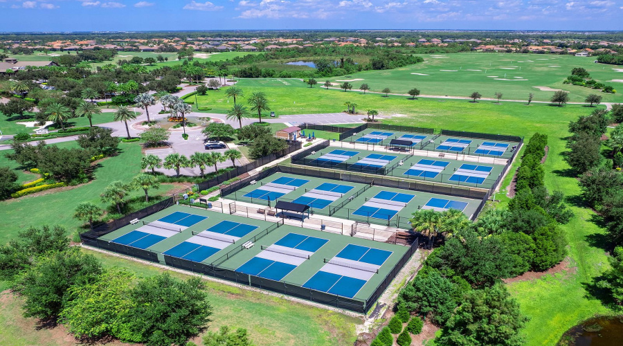Bradenton, Florida 34202, 3 Bedroom Bedrooms, ,3 Bathroombathrooms,Residential,For Sale,Leopard Creek,0,Mfra4701686