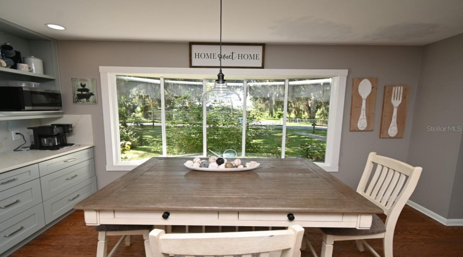 Large Bay Window Overlooking The Lake View
