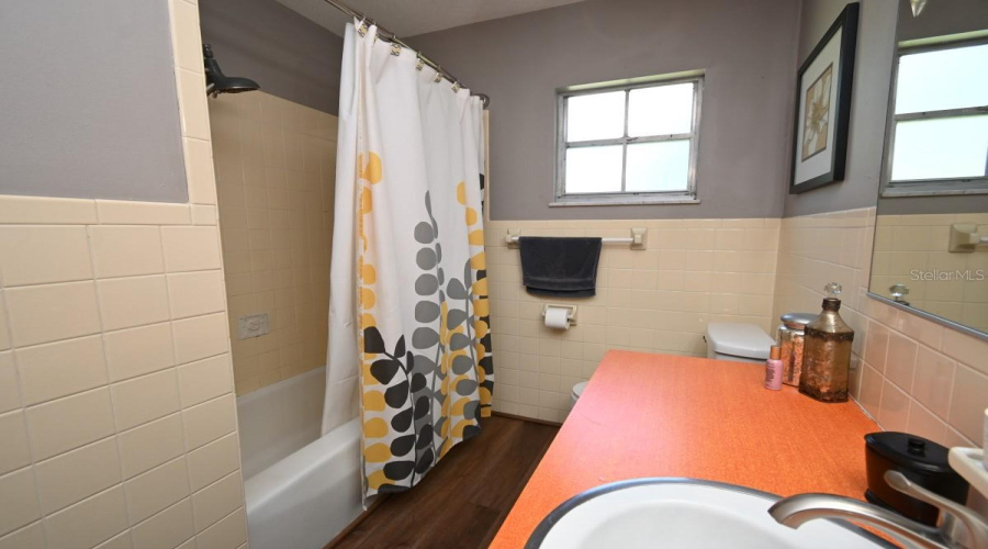 Dade City, Florida 33525, 3 Bedroom Bedrooms, ,2 Bathroombathrooms,Residential,For Sale,Lakeshore,0,Mfrtb8538016