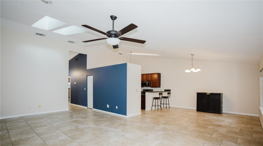 Gainesville, Florida 32607, 2 Bedroom Bedrooms, ,2 Bathroombathrooms,Residential,For Sale,7Th,0,Mfrgc542866