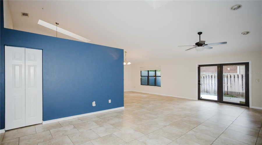 Gainesville, Florida 32607, 2 Bedroom Bedrooms, ,2 Bathroombathrooms,Residential,For Sale,7Th,0,Mfrgc542866