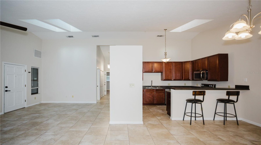 Gainesville, Florida 32607, 2 Bedroom Bedrooms, ,2 Bathroombathrooms,Residential,For Sale,7Th,0,Mfrgc542866