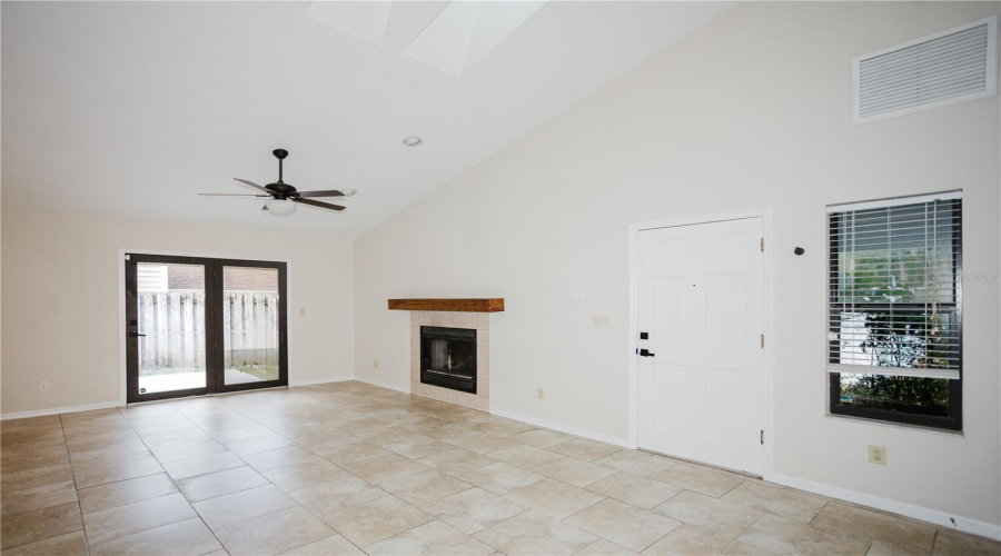 Gainesville, Florida 32607, 2 Bedroom Bedrooms, ,2 Bathroombathrooms,Residential,For Sale,7Th,0,Mfrgc542866