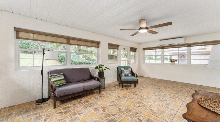 Mount Dora, Florida 32757, 3 Bedroom Bedrooms, ,2 Bathroombathrooms,Residential,For Sale,Edmund,0,Mfro6393908