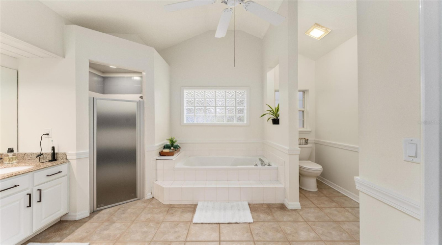 Mount Dora, Florida 32757, 3 Bedroom Bedrooms, ,2 Bathroombathrooms,Residential,For Sale,Edmund,0,Mfro6393908