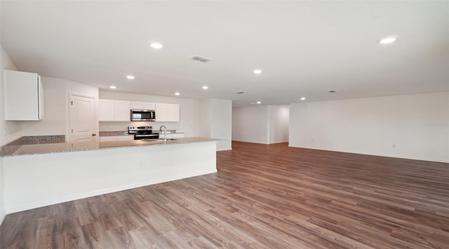 Weeki Wachee, Florida 34614, 4 Bedroom Bedrooms, ,2 Bathroombathrooms,Residential,For Sale,Dusky Sparrow,0,Mfrc7520784
