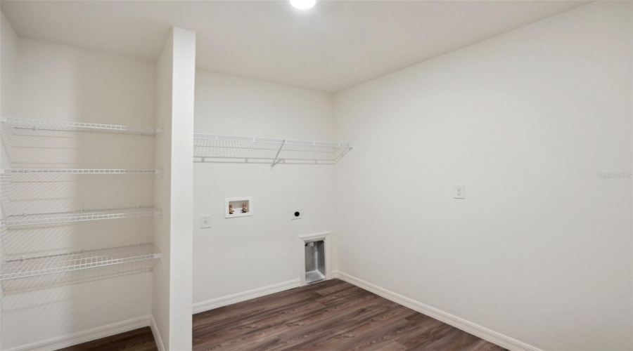 Weeki Wachee, Florida 34614, 4 Bedroom Bedrooms, ,2 Bathroombathrooms,Residential,For Sale,Dusky Sparrow,0,Mfrc7520784