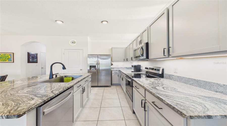 Wildwood, Florida 34785, 3 Bedroom Bedrooms, ,2 Bathroombathrooms,Residential,For Sale,Dragonfly Drive,0,Mfrg5114853