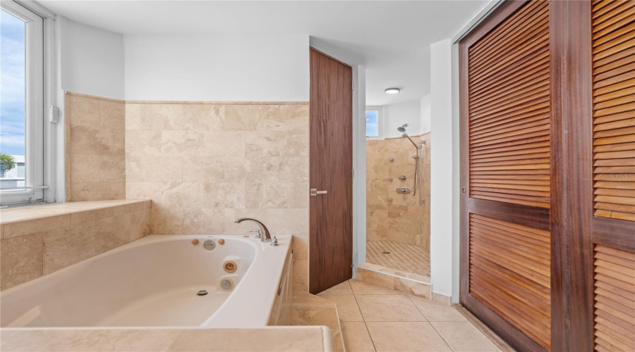Dorado, Puerto Rico 00646, 5 Bedroom Bedrooms, ,3 Bathroombathrooms,Residential,For Sale,Golfo De Alaska,0,Mfrpr9123695