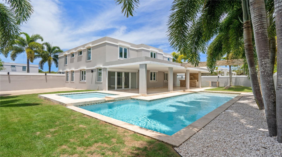 Dorado, Puerto Rico 00646, 5 Bedroom Bedrooms, ,3 Bathroombathrooms,Residential,For Sale,Golfo De Alaska,0,Mfrpr9123695