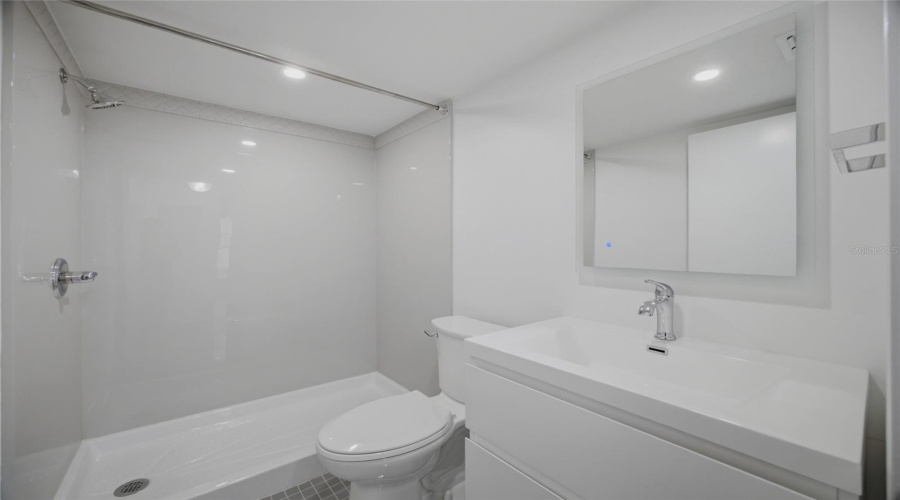 Tampa, Florida 33613, 2 Bedroom Bedrooms, ,2 Bathroombathrooms,Residential,For Sale,Hanging Moss,0,Mfrtb8541235