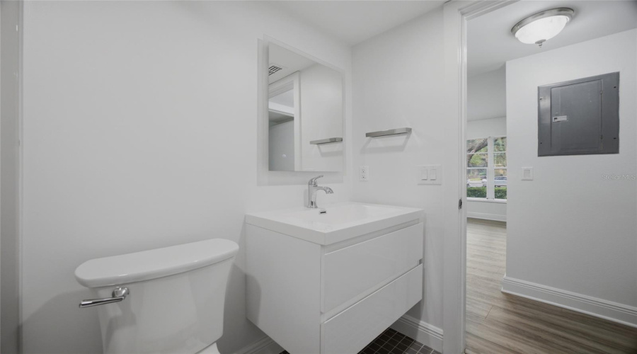 Tampa, Florida 33613, 2 Bedroom Bedrooms, ,2 Bathroombathrooms,Residential,For Sale,Hanging Moss,0,Mfrtb8541235
