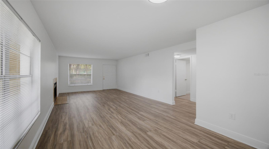 Tampa, Florida 33613, 2 Bedroom Bedrooms, ,2 Bathroombathrooms,Residential,For Sale,Hanging Moss,0,Mfrtb8541235