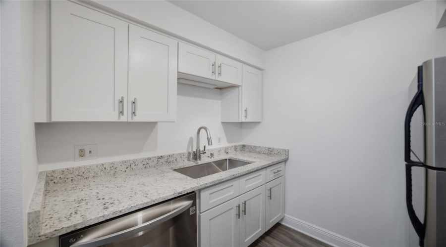 Tampa, Florida 33613, 2 Bedroom Bedrooms, ,2 Bathroombathrooms,Residential,For Sale,Hanging Moss,0,Mfrtb8541235