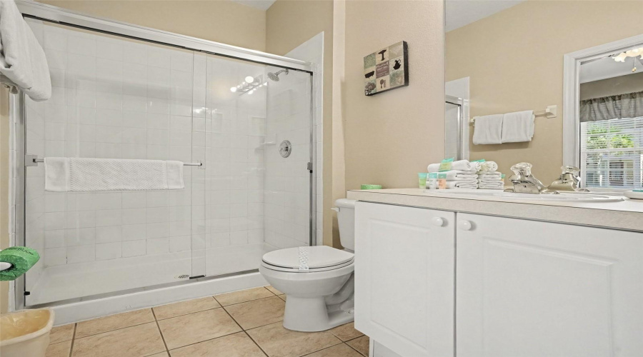 Downstairs On-Suite Bathroom