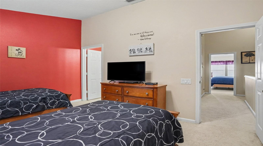 Mickey Mouse Twin Room Onsuite Upstairs