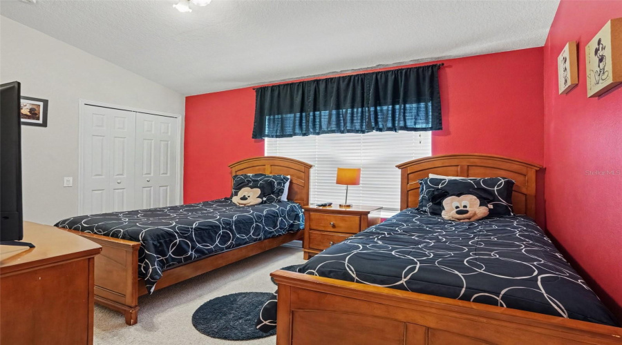Mickey Mouse Twin Room Onsuite Upstairs