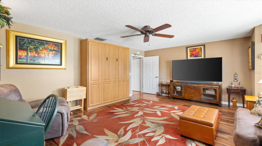 Integrated Queen Size Murphy Bed