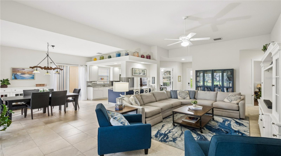 Orlando, Florida 32827, 3 Bedroom Bedrooms, ,2 Bathroombathrooms,Residential,For Sale,Gennaro Ln,0,Mfro6436693