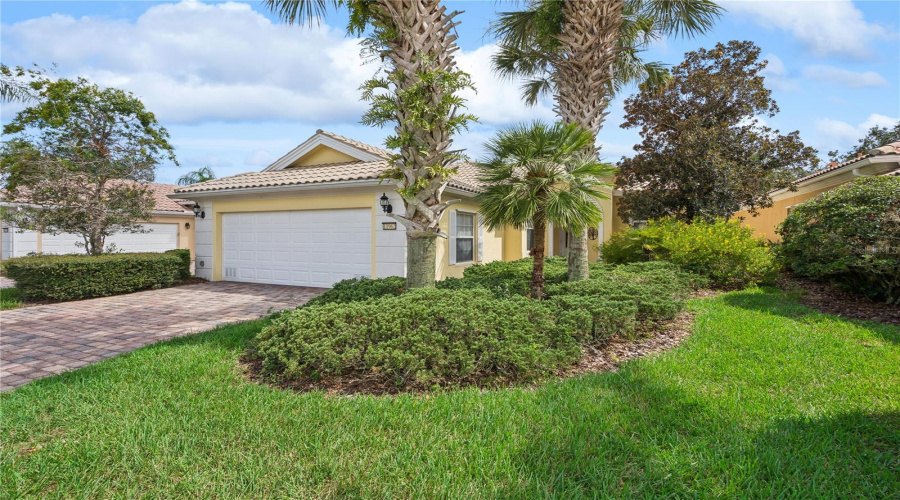Orlando, Florida 32827, 3 Bedroom Bedrooms, ,2 Bathroombathrooms,Residential,For Sale,Gennaro Ln,0,Mfro6436693