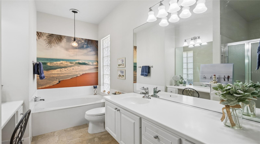 Orlando, Florida 32827, 3 Bedroom Bedrooms, ,2 Bathroombathrooms,Residential,For Sale,Gennaro Ln,0,Mfro6436693