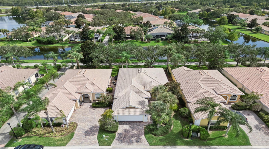 Orlando, Florida 32827, 3 Bedroom Bedrooms, ,2 Bathroombathrooms,Residential,For Sale,Gennaro Ln,0,Mfro6436693