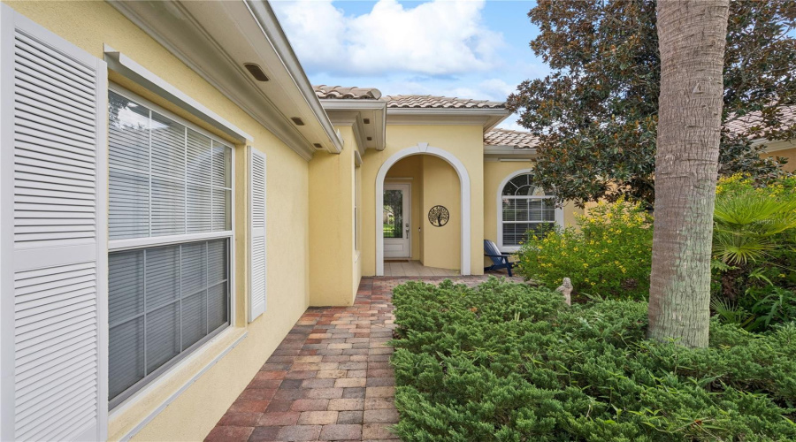 Orlando, Florida 32827, 3 Bedroom Bedrooms, ,2 Bathroombathrooms,Residential,For Sale,Gennaro Ln,0,Mfro6436693