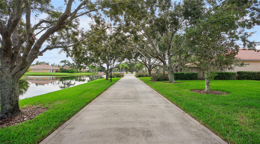 Orlando, Florida 32827, 3 Bedroom Bedrooms, ,2 Bathroombathrooms,Residential,For Sale,Gennaro Ln,0,Mfro6436693