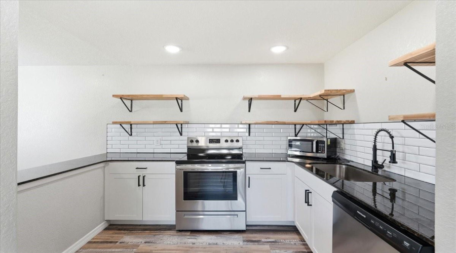 Sun City Center, Florida 33573, 1 Bedroom Bedrooms, ,1 Bathroombathrooms,Residential,For Sale,Andover,0,Mfrp4938098