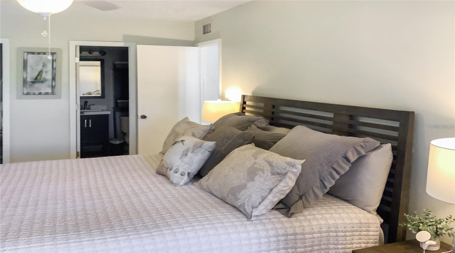 New Port Richey, Florida 34652, 2 Bedroom Bedrooms, ,2 Bathroombathrooms,Residential,For Sale,Jasper,0,Mfrw7885826
