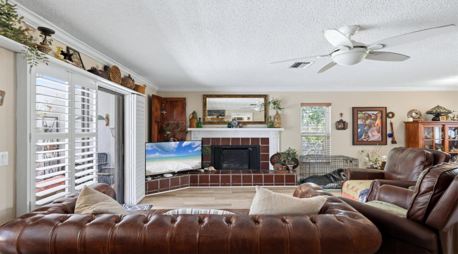Sarasota, Florida 34238, 4 Bedroom Bedrooms, ,2 Bathroombathrooms,Residential,For Sale,Easton,0,Mfra4698217