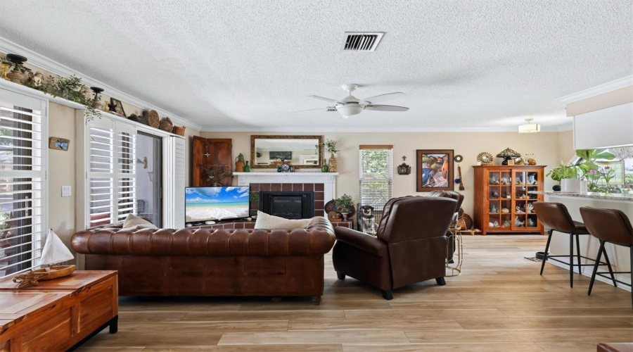Sarasota, Florida 34238, 4 Bedroom Bedrooms, ,2 Bathroombathrooms,Residential,For Sale,Easton,0,Mfra4698217