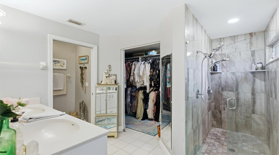 Sarasota, Florida 34238, 4 Bedroom Bedrooms, ,2 Bathroombathrooms,Residential,For Sale,Easton,0,Mfra4698217