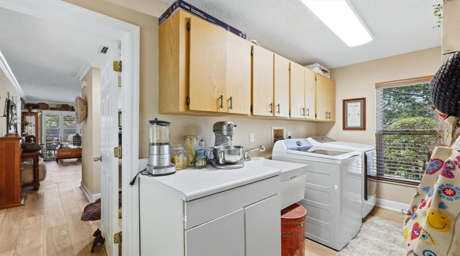 Sarasota, Florida 34238, 4 Bedroom Bedrooms, ,2 Bathroombathrooms,Residential,For Sale,Easton,0,Mfra4698217