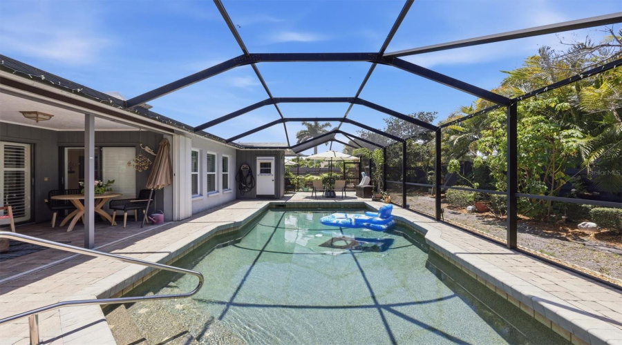 Sarasota, Florida 34238, 4 Bedroom Bedrooms, ,2 Bathroombathrooms,Residential,For Sale,Easton,0,Mfra4698217