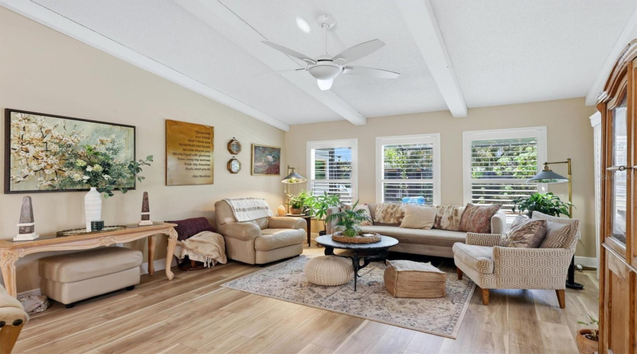Sarasota, Florida 34238, 4 Bedroom Bedrooms, ,2 Bathroombathrooms,Residential,For Sale,Easton,0,Mfra4698217