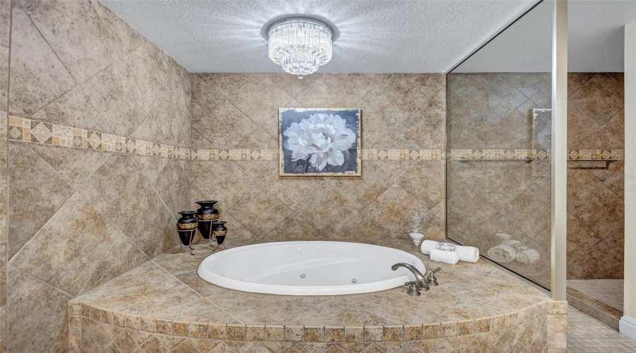 Jetted Tub For Spa Like Experience