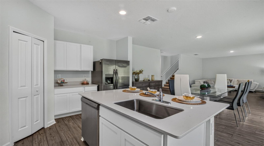 Alachua, Florida 32615, 5 Bedroom Bedrooms, ,3 Bathroombathrooms,Residential,For Sale,144Th,0,Mfrgc542972