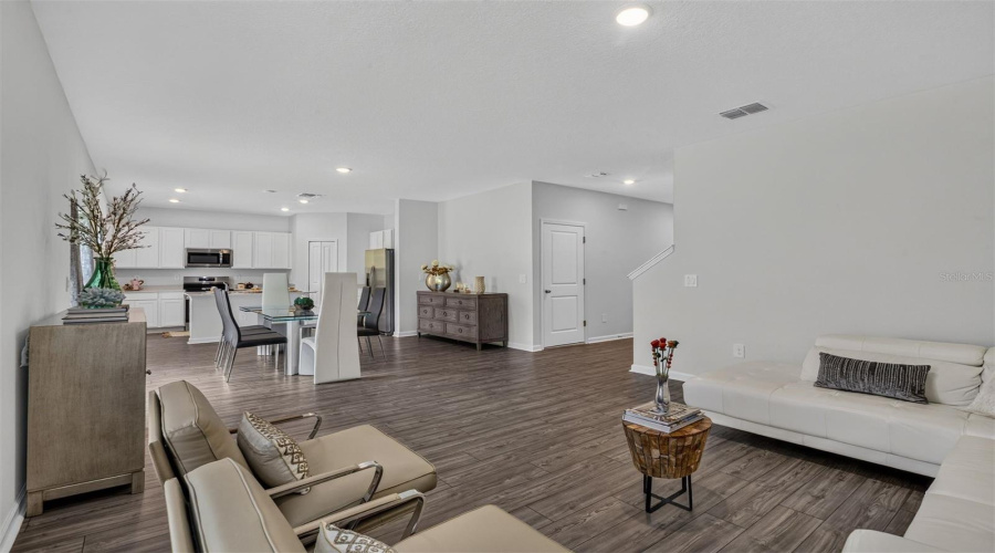 Alachua, Florida 32615, 5 Bedroom Bedrooms, ,3 Bathroombathrooms,Residential,For Sale,144Th,0,Mfrgc542972