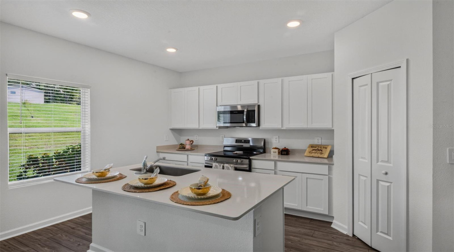 Alachua, Florida 32615, 5 Bedroom Bedrooms, ,3 Bathroombathrooms,Residential,For Sale,144Th,0,Mfrgc542972