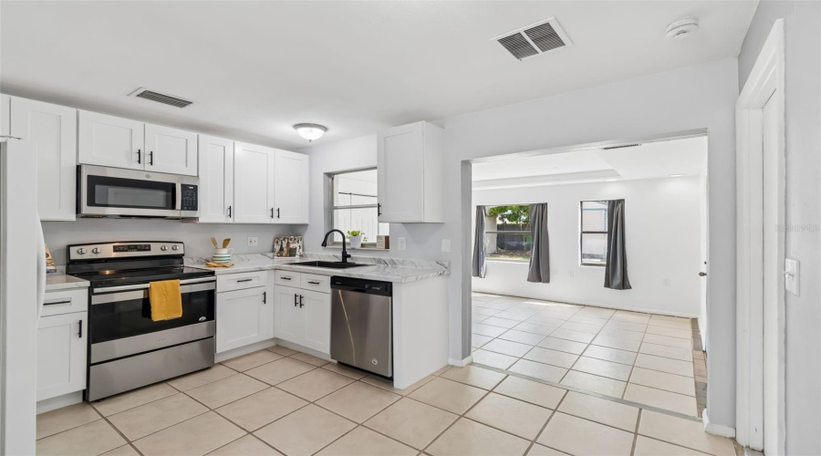 New Port Richey, Florida 34655, 2 Bedroom Bedrooms, ,1 Bathroombathrooms,Residential,For Sale,Murrow,0,Mfrtb8490576