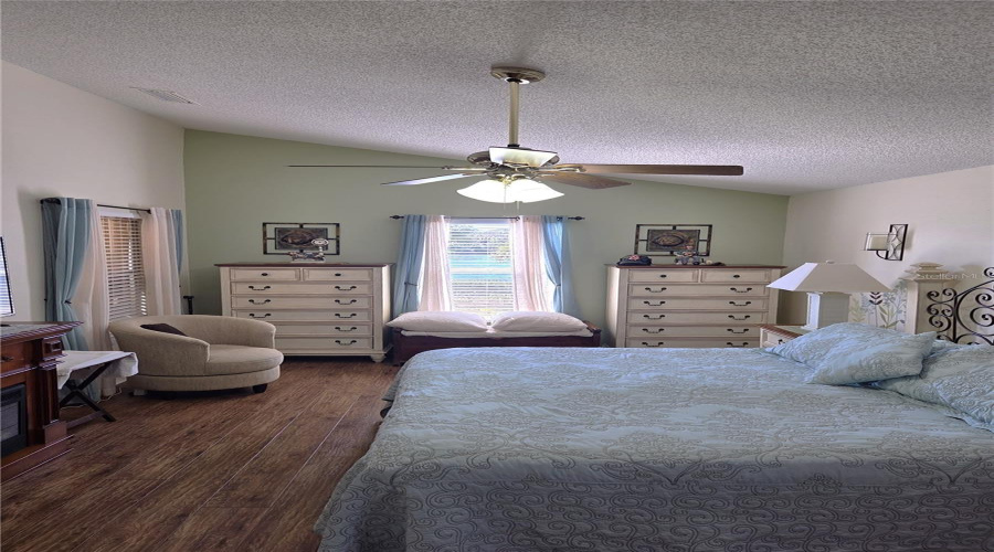 New Port Richey, Florida 34652, 3 Bedroom Bedrooms, ,2 Bathroombathrooms,Residential,For Sale,Manor,0,Mfrw7883355
