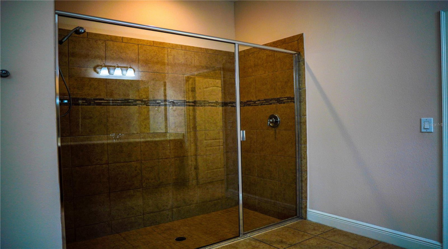 Winter Garden, Florida 34787, 6 Bedroom Bedrooms, ,5 Bathroombathrooms,Residential,For Sale,Bradleigh,0,Mfro6421967