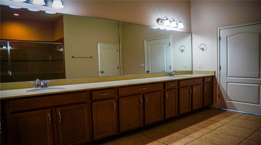 Winter Garden, Florida 34787, 6 Bedroom Bedrooms, ,5 Bathroombathrooms,Residential,For Sale,Bradleigh,0,Mfro6421967