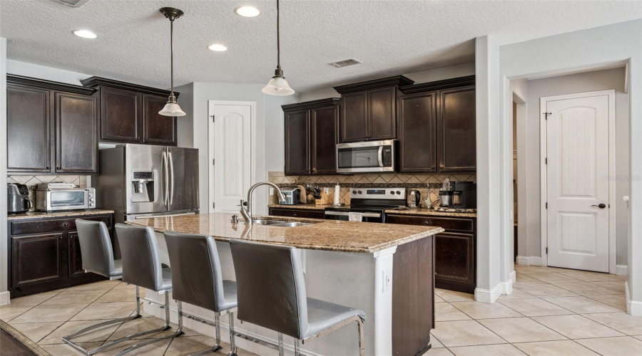 Windermere, Florida 34786, 4 Bedroom Bedrooms, ,2 Bathroombathrooms,Residential,For Sale,Roskin,0,Mfrs5141148