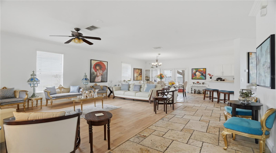 Tampa, Florida 33629, 3 Bedroom Bedrooms, ,2 Bathroombathrooms,Residential,For Sale,Euclid,0,Mfrtb8517990
